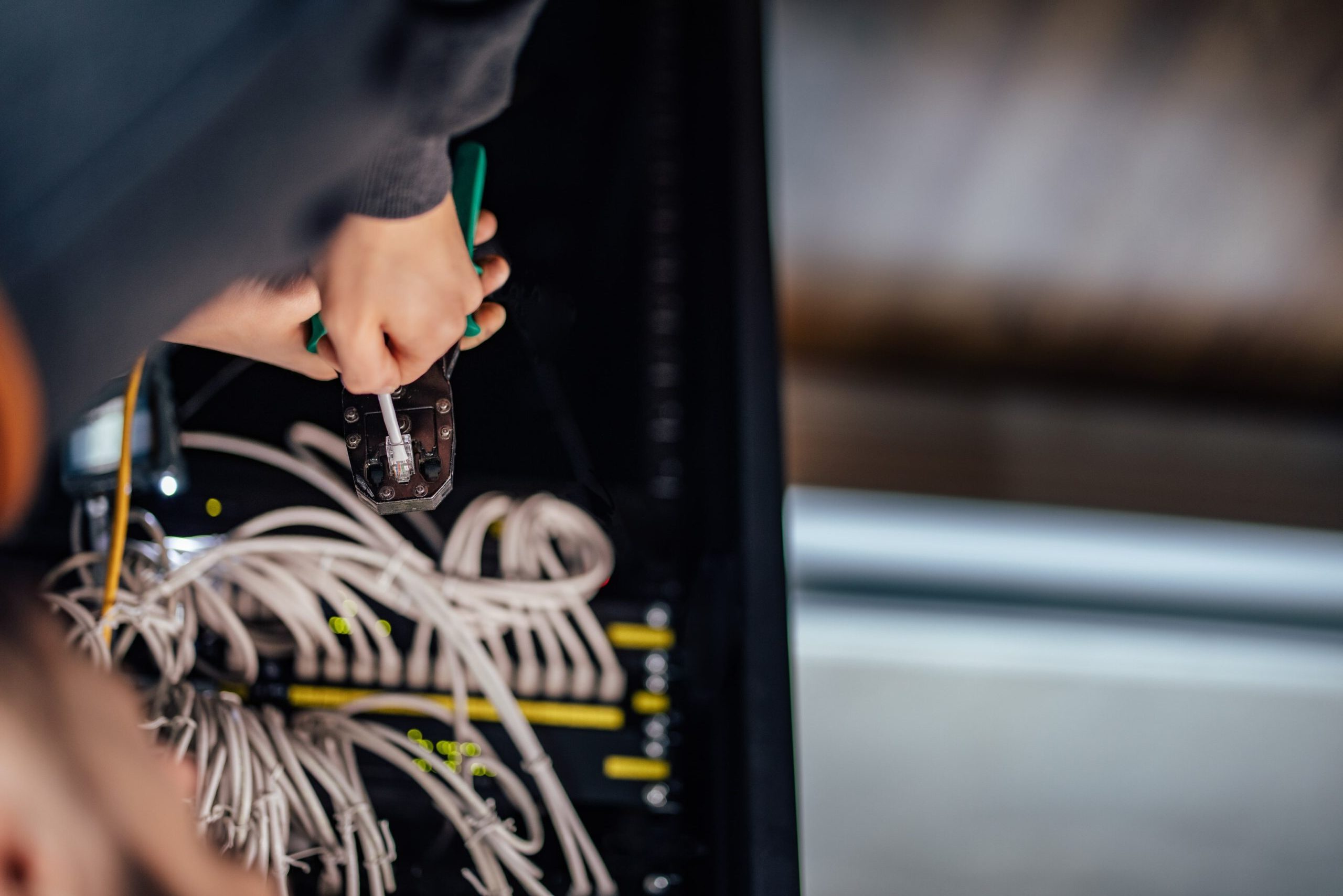 setting-up-a-network-crimping-connector-with-netw-2024-10-18-03-38-50-utc-min